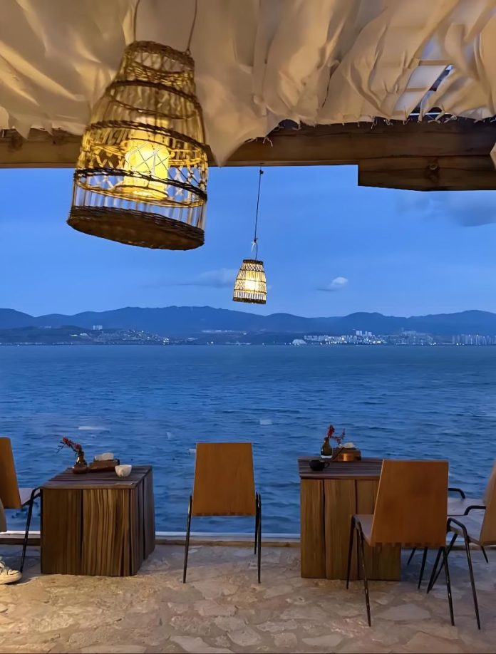 Seaside Homestay at Erduo