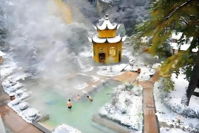 Snowfall Hot Springs in Huangshan