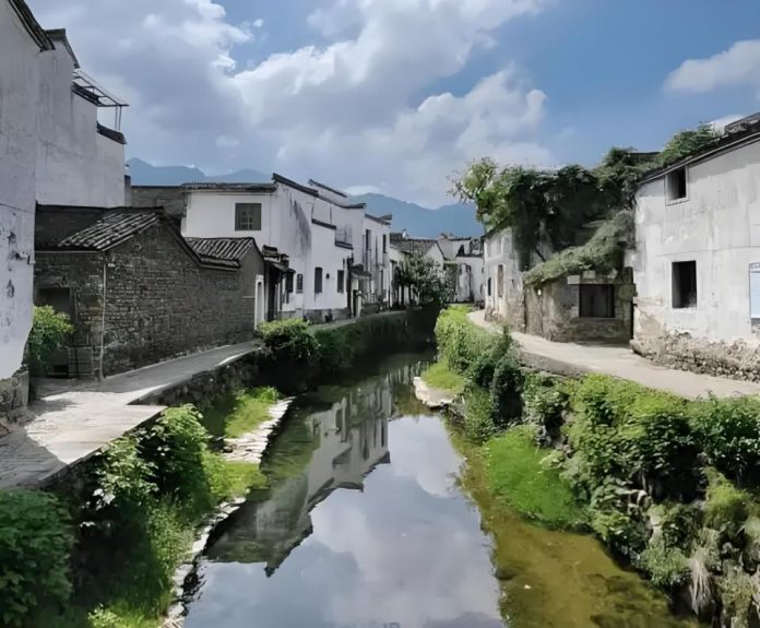 Longmen Ancient Town